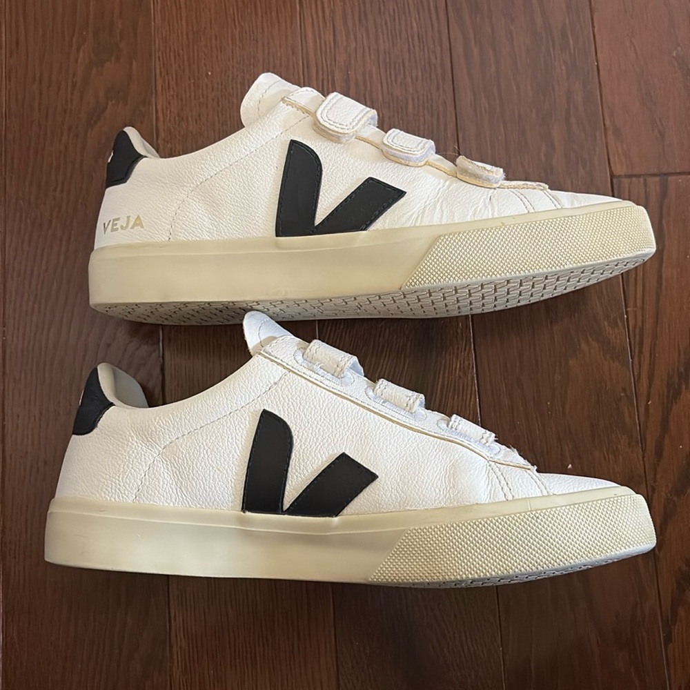 Women’s Black & White Veja Velcro Sneakers